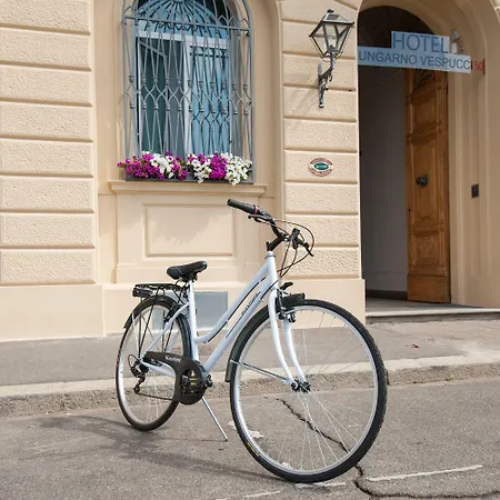 Hotel Lungarno Vespucci 50-2